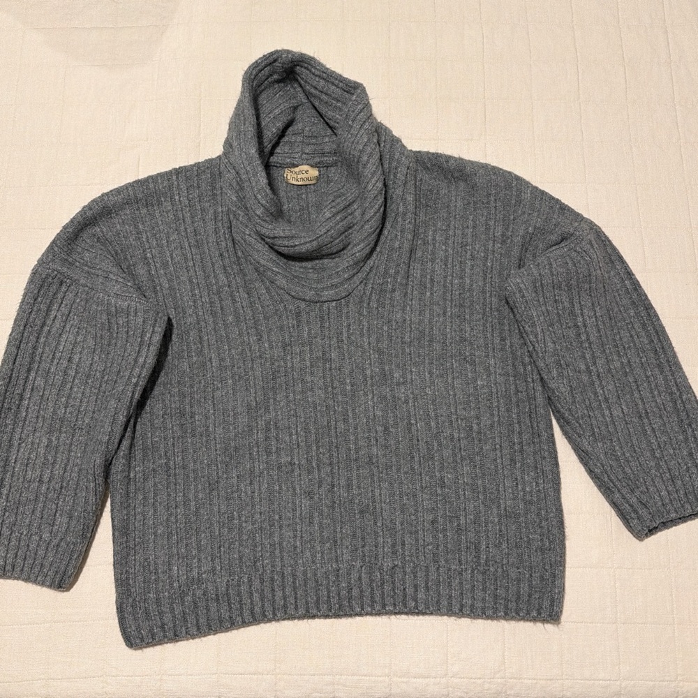 Source Unknown - Becca sweater - image 2